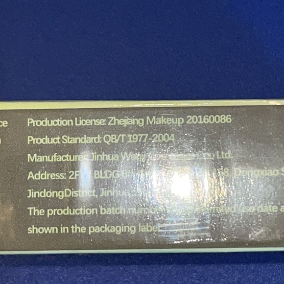 Aloe color changing lipstick, NWT! soooo cool, $12.99 each, two available - Picture 8 of 8